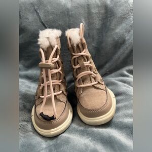 Sorel Girl's Explorer Boots Size 8